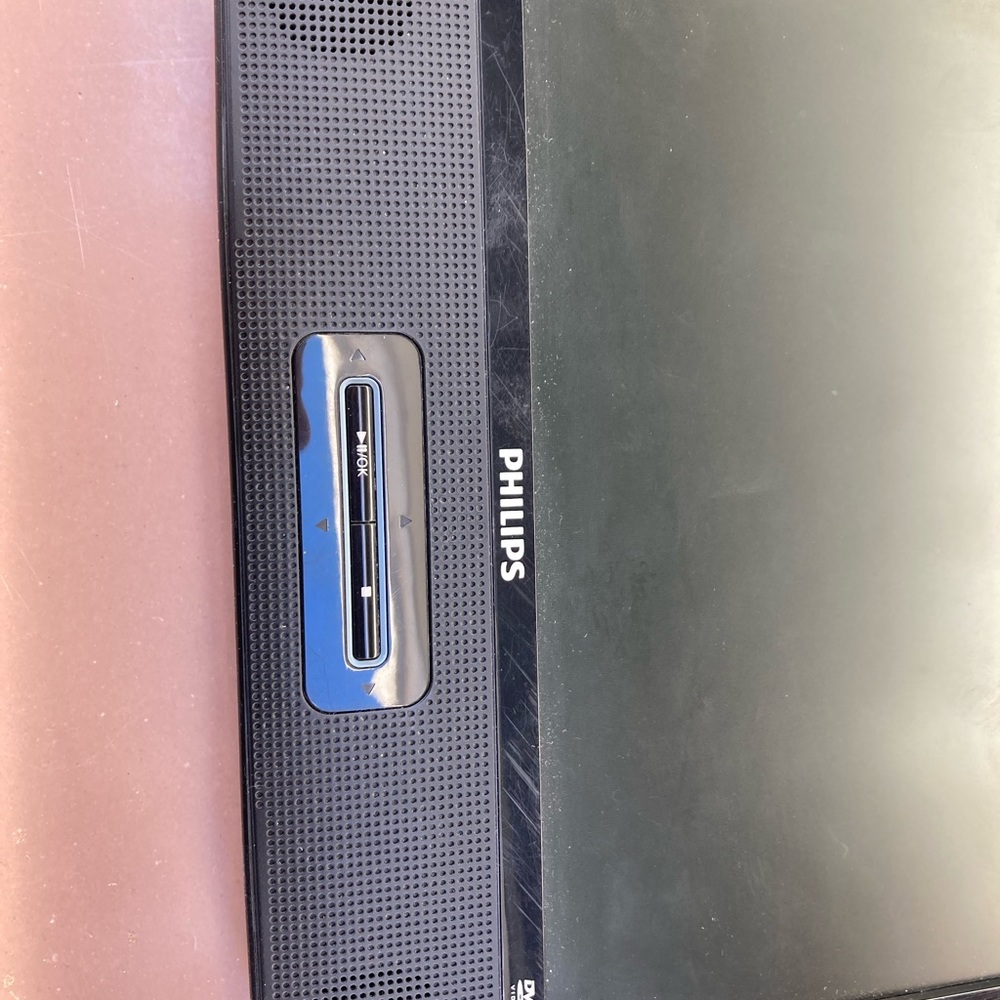 Cd dvd mp3 Good condition they come with the power supply to connect